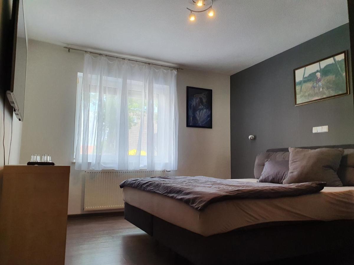 Schlafzimmer, Ruhige Lage In Meppen --- Check-In Mit Schluesselkasten 外观 照片